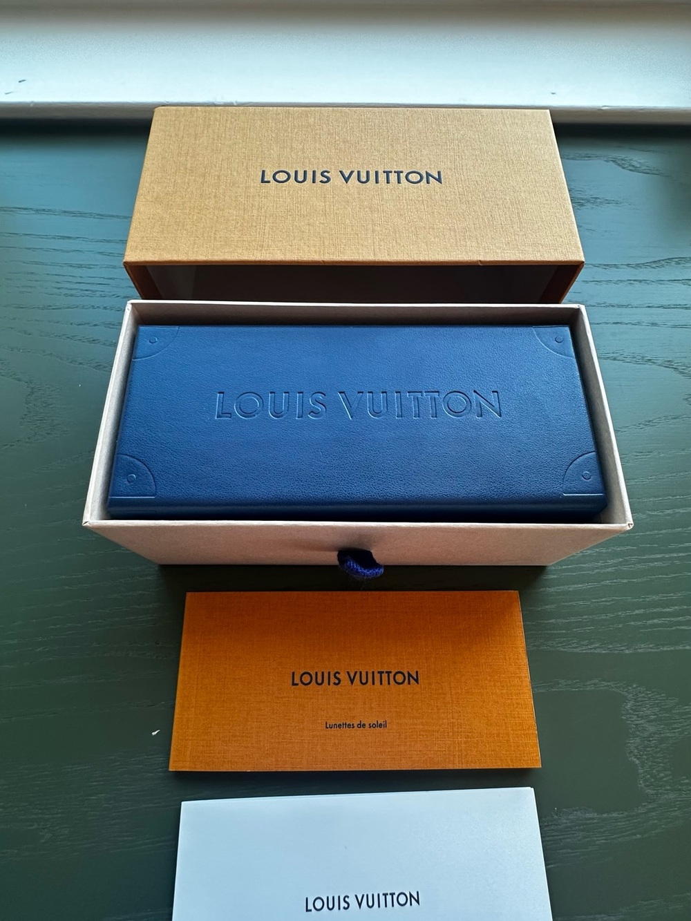 Louis Vuitton Box and Case for eye glasses/Sunglasses Unisex Case - Picture 4 of 11